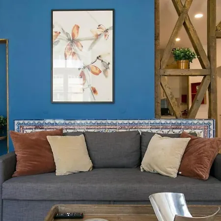 Jp39 - Baixa 18th Century Tiles With 2 Bdr! *