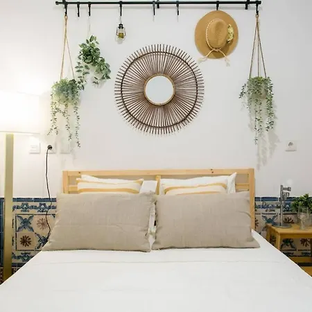 Jp39 - Baixa 18th Century Tiles With 2 Bdr!